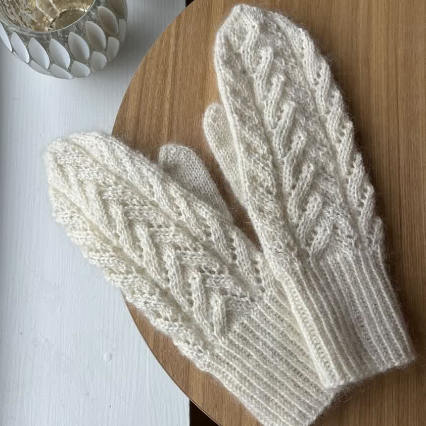 Arrowina mittens