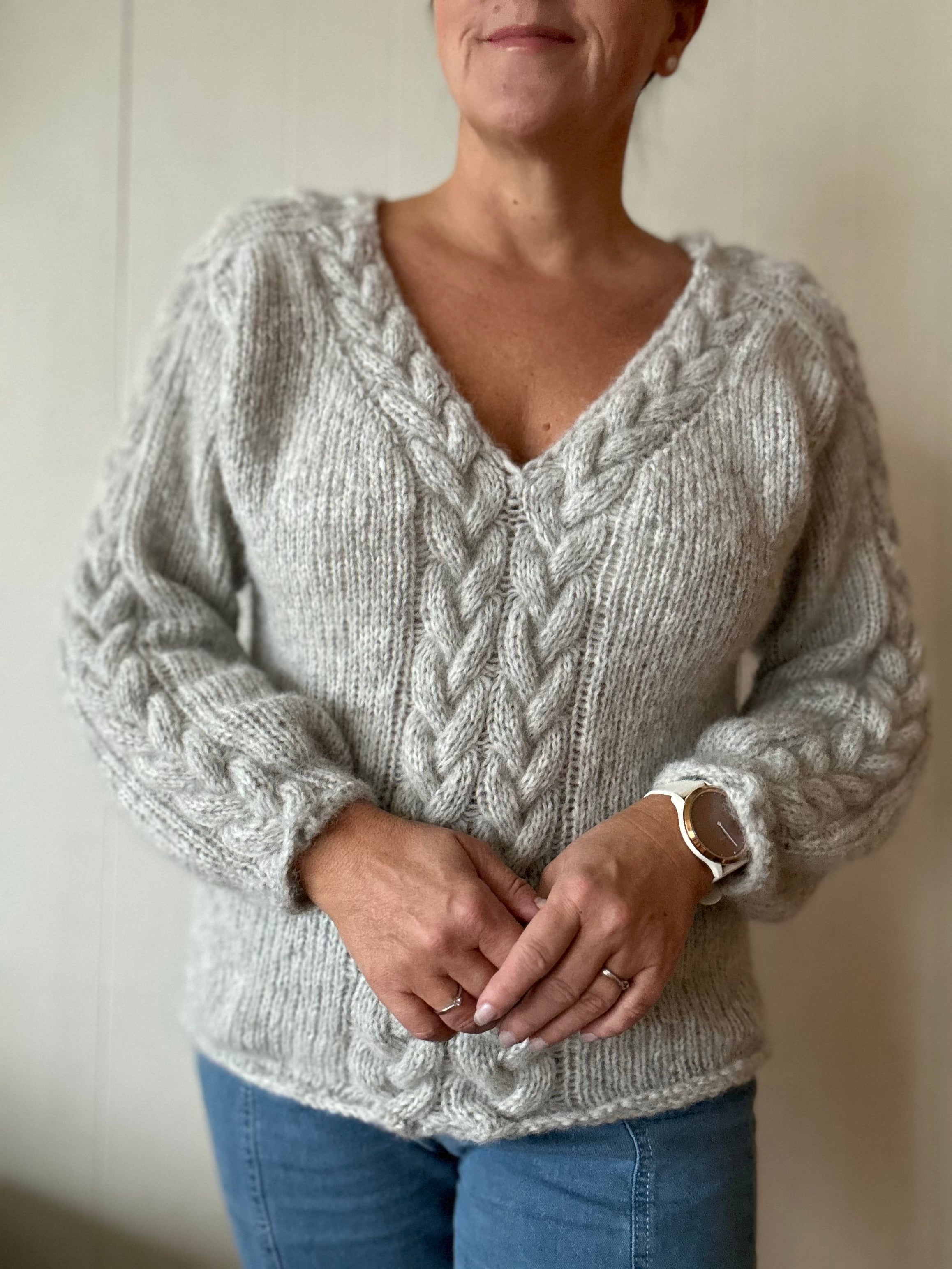 Snuggles Cablesweater