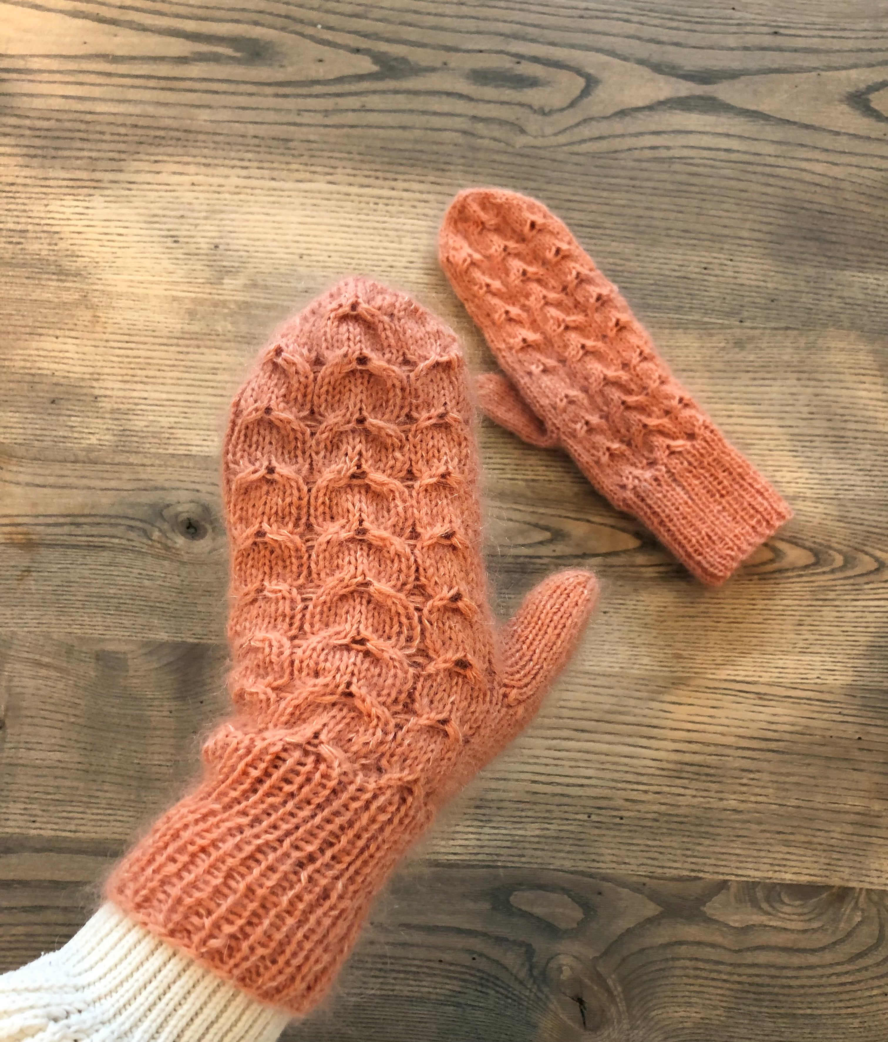 Heartshaped Mittens