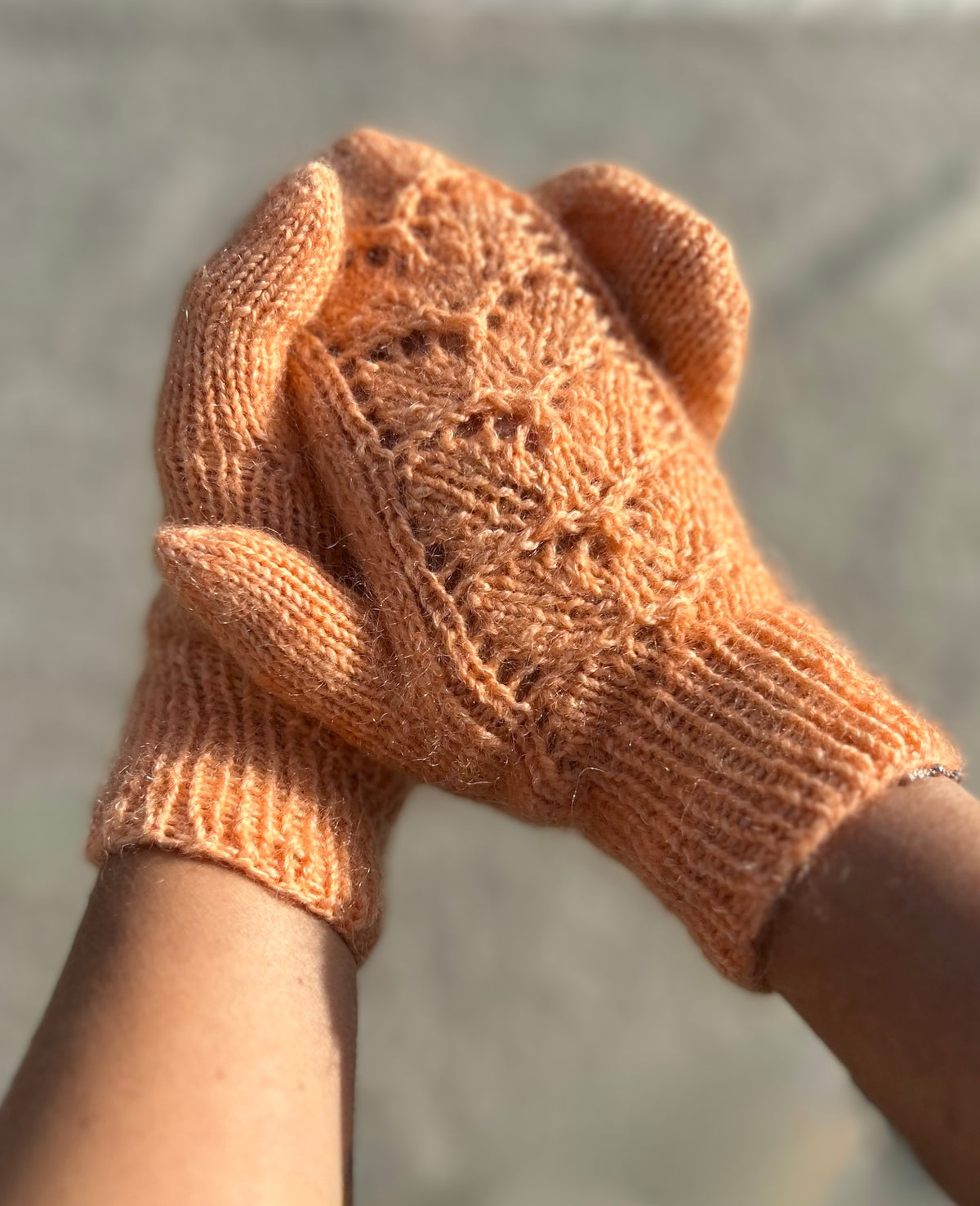Pretty leaf mittens