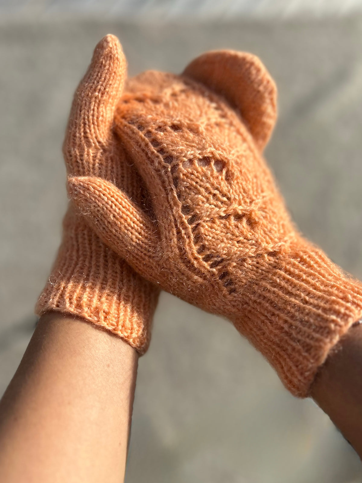 Pretty leaf mittens