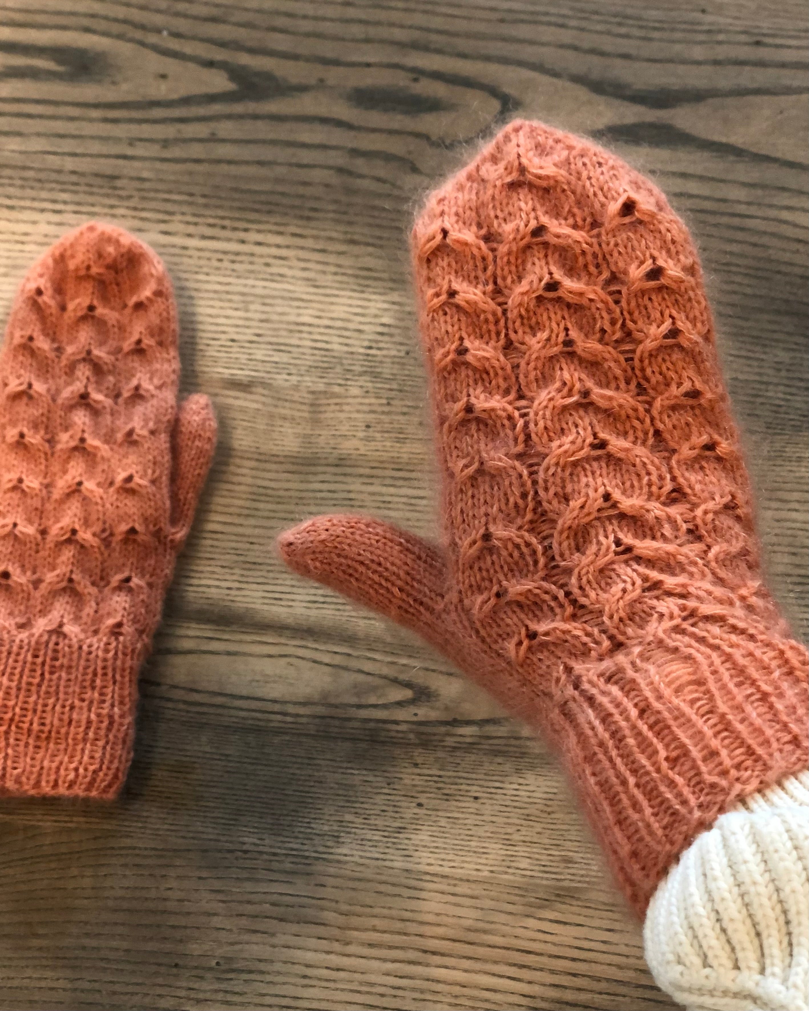 Heartshaped Mittens