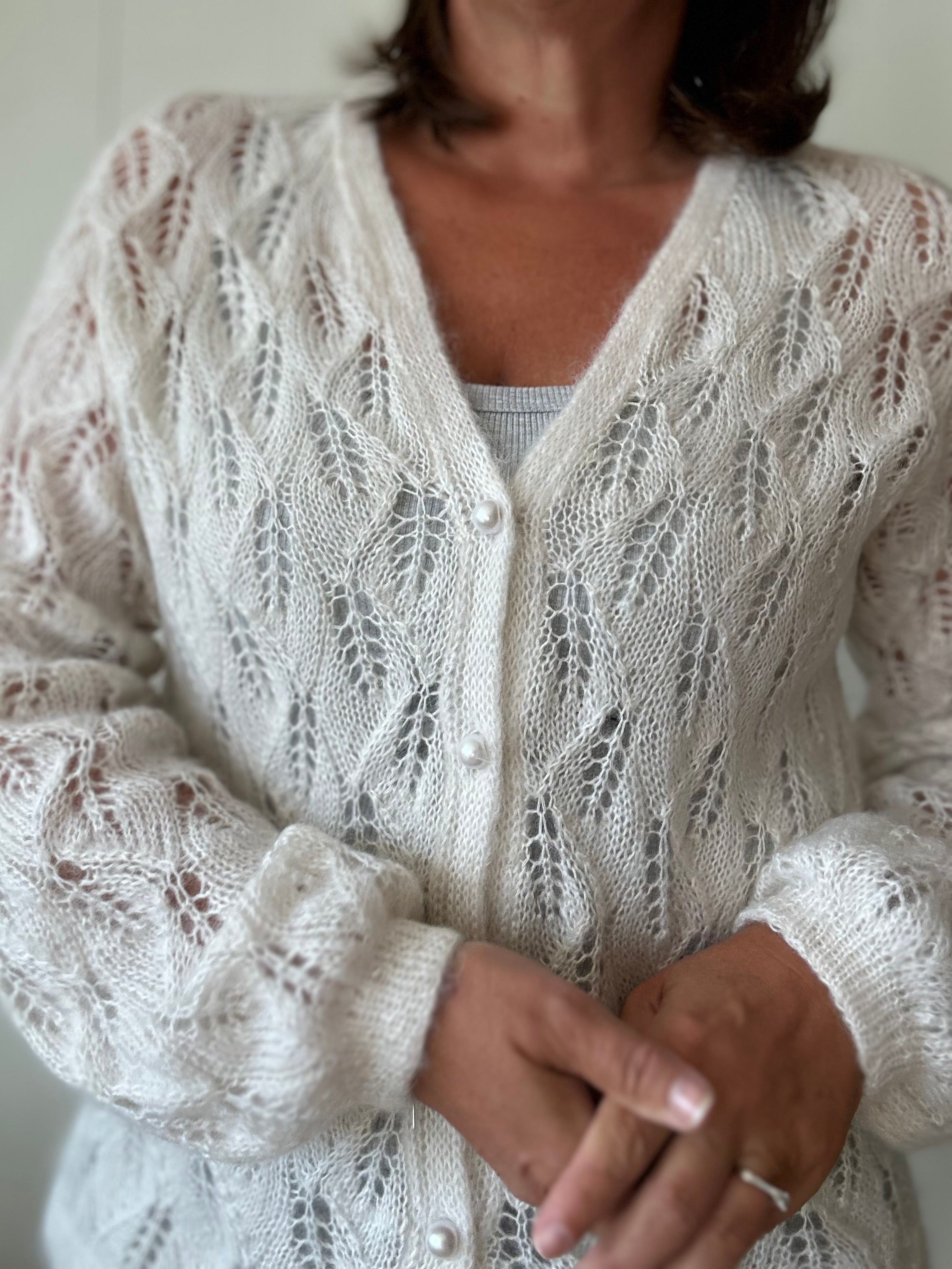 Crossing leaves cardigan