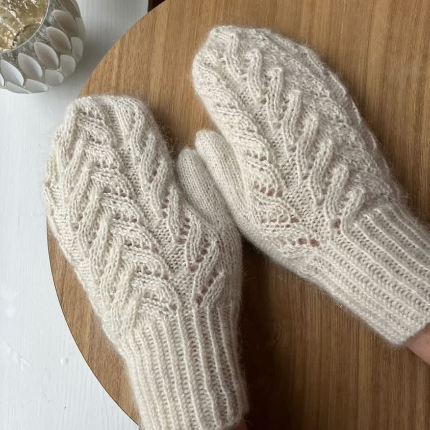 Arrowina mittens