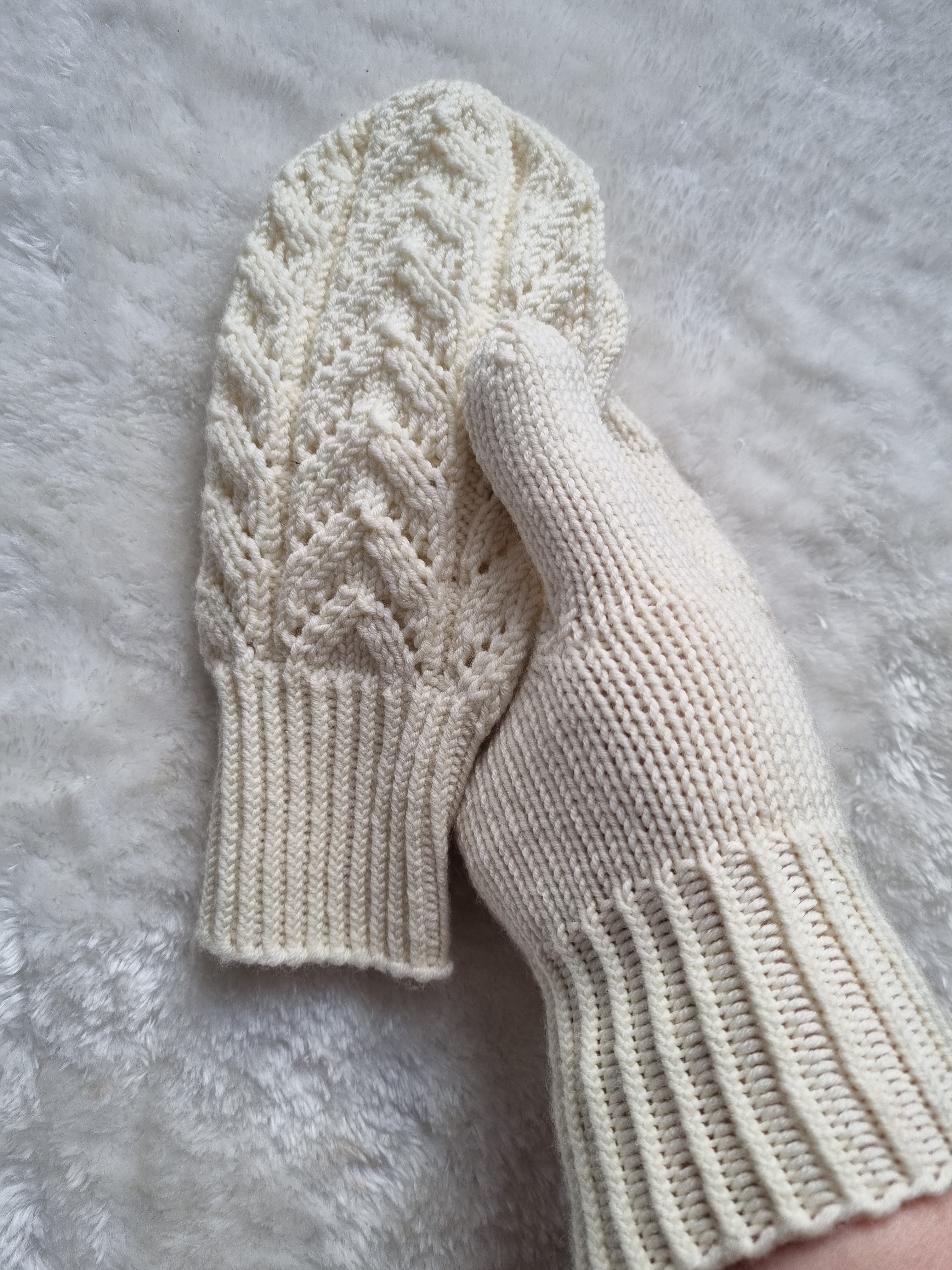 Arrowina mittens