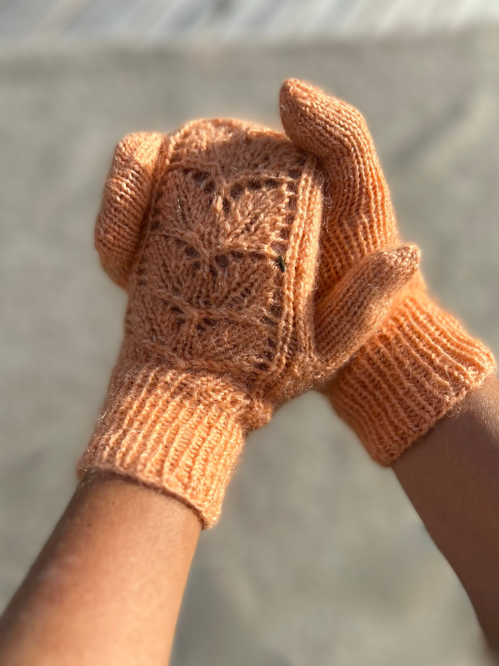 Pretty leaf mittens