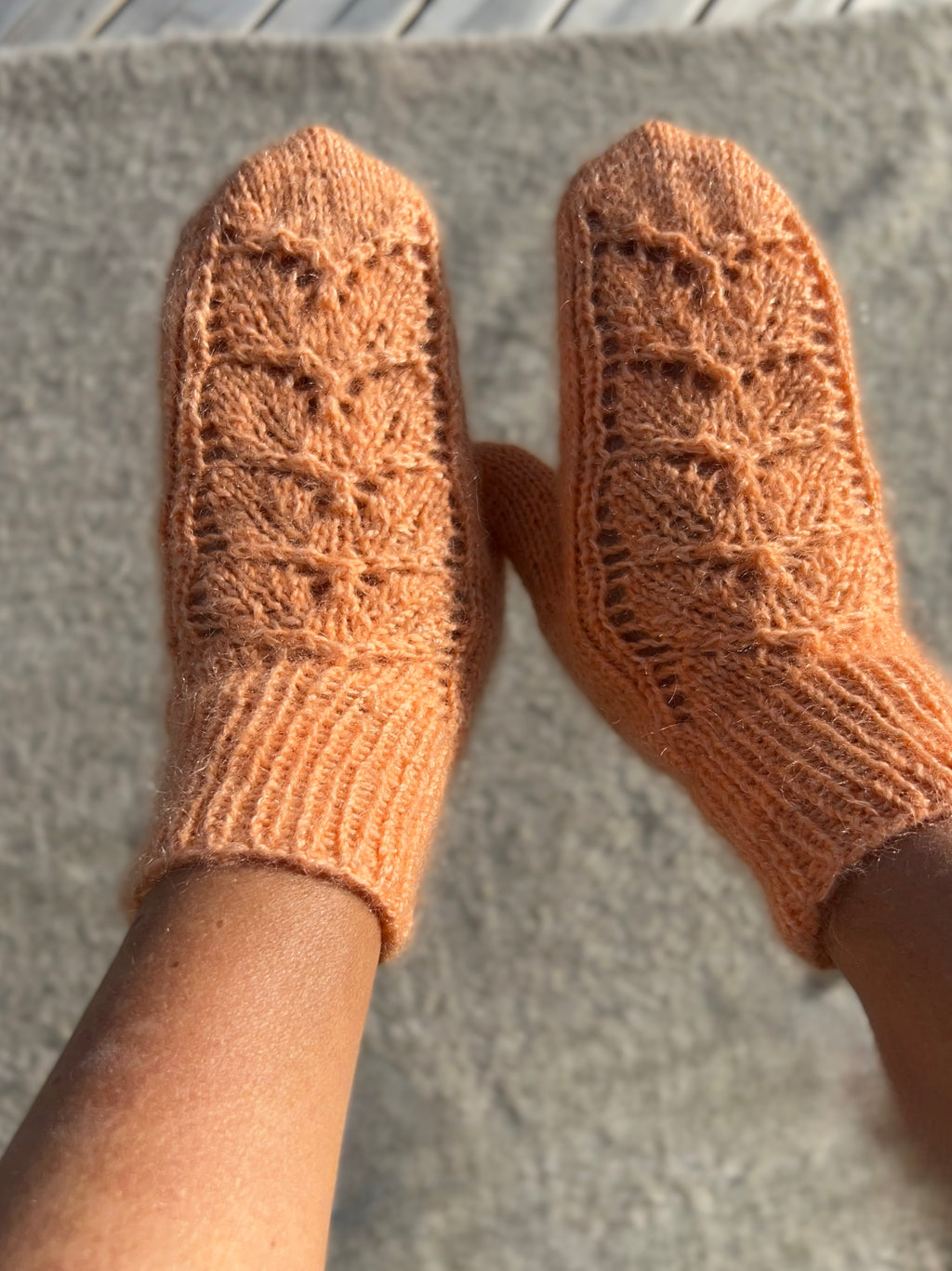 Pretty leaf mittens