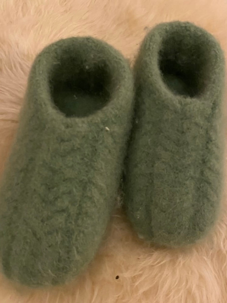 Airy slippers
