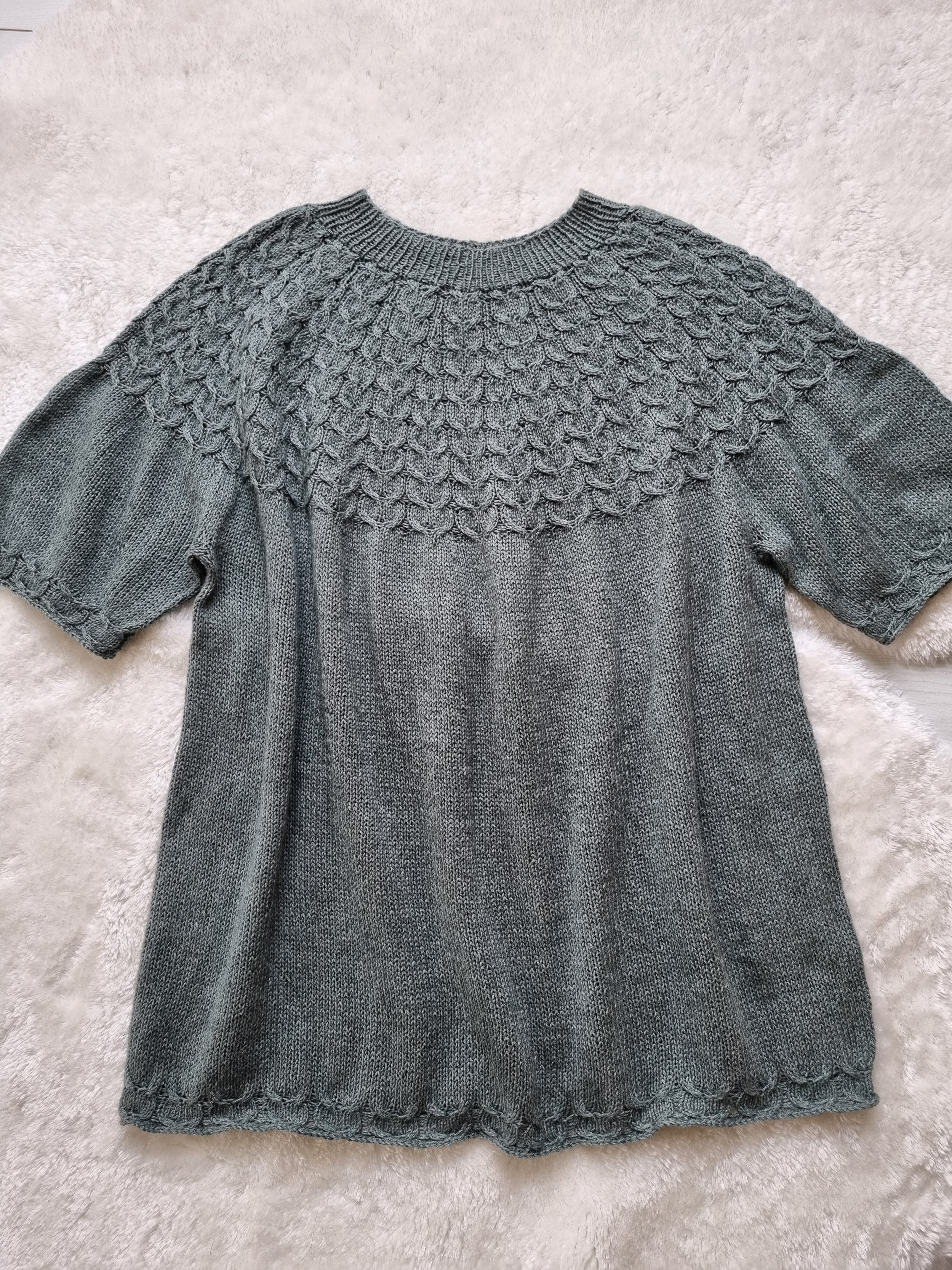 Heartshaped Tee