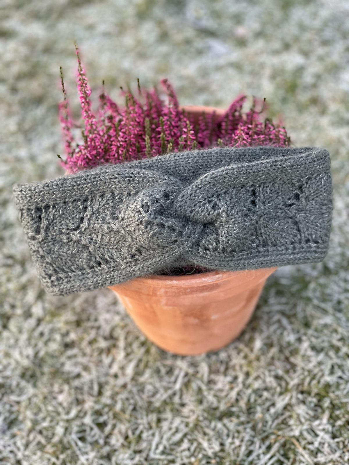 Pretty leaf twist headband