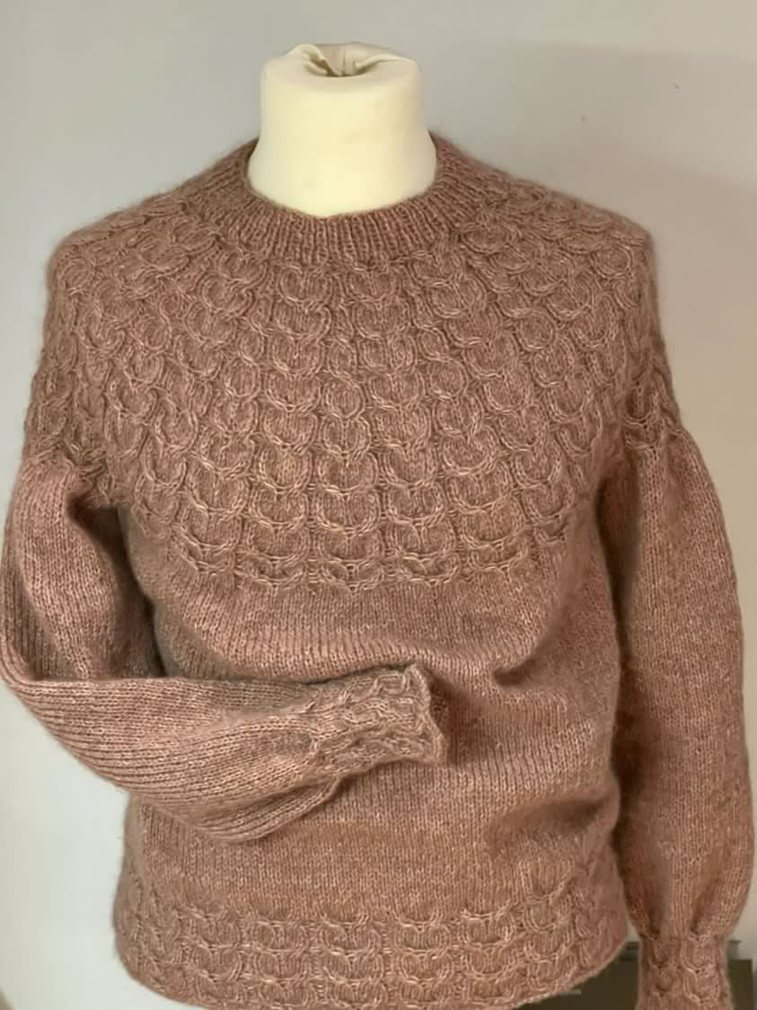 Heartshaped Sweater